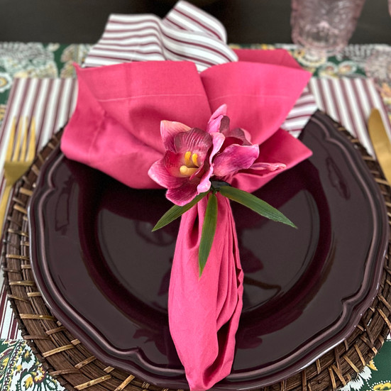 Soft, high-quality striped fabric napkin, ideal for casual or formal dining with a modern aesthetic.