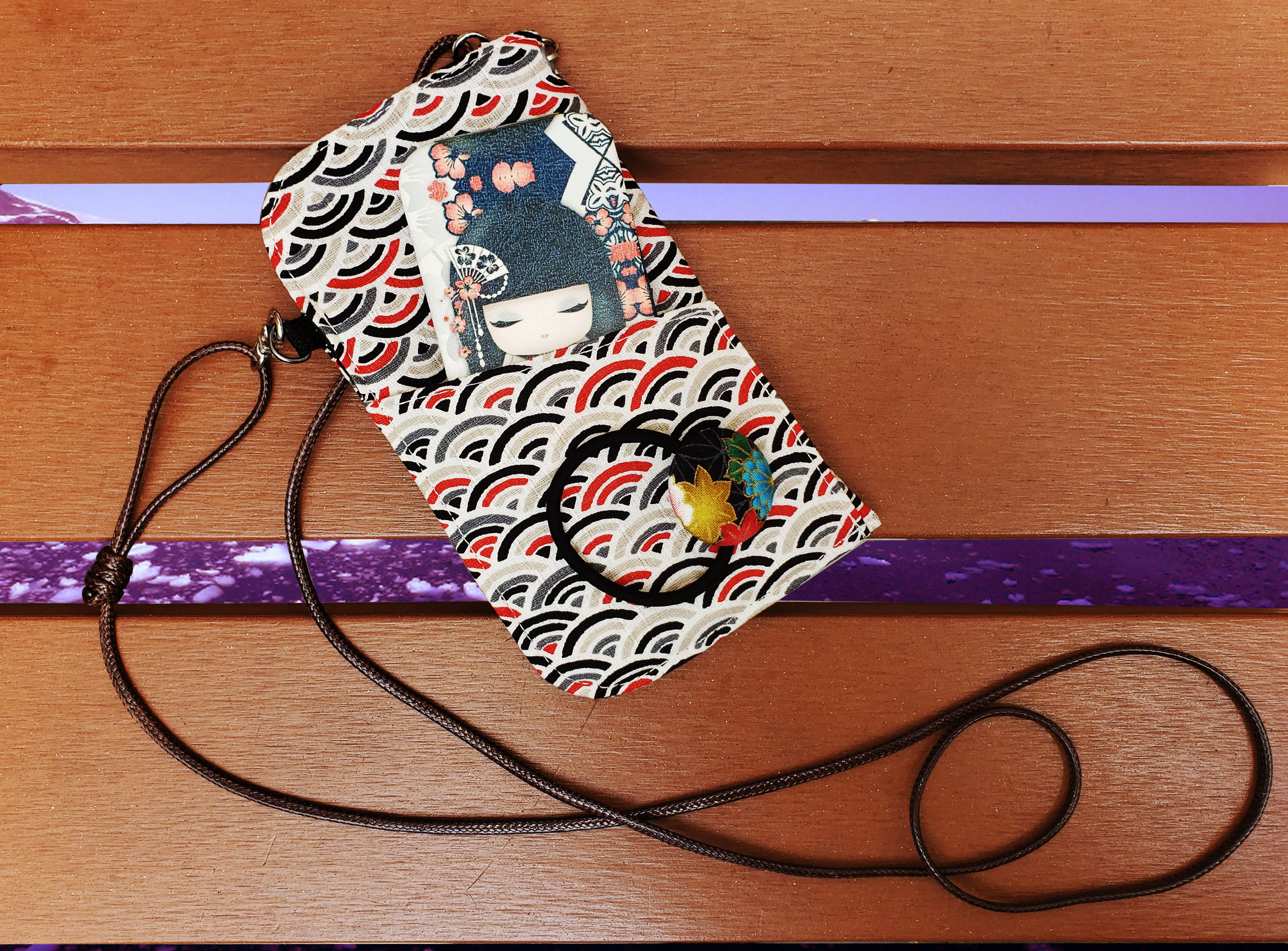 Hand-made phone bag, hair accessories, mirror box 手制电話袋與繡花布髮飾和少女镜盒