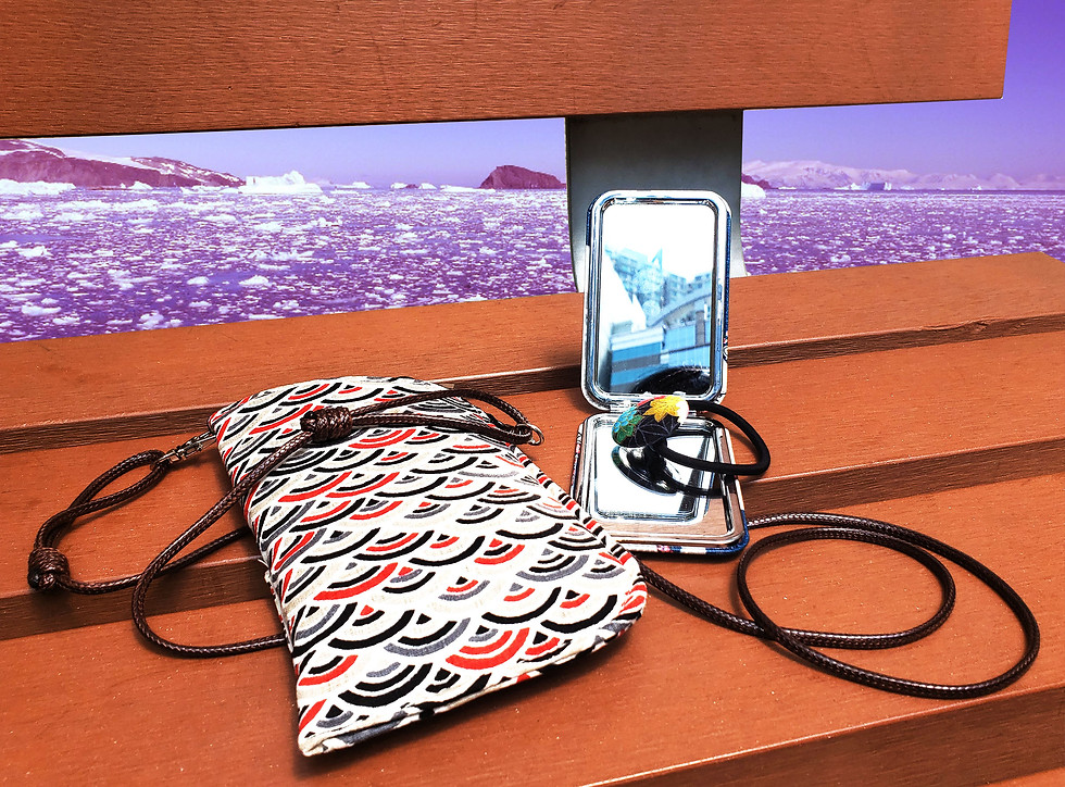 Thumbnail: Hand-made phone bag, hair accessories, mirror box 手制电話袋與繡花布髮飾和少女镜盒