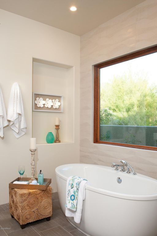 Bathroom with Textured Tile