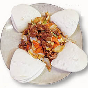 Stir fried cumin lamb with vegetable & steamed buns