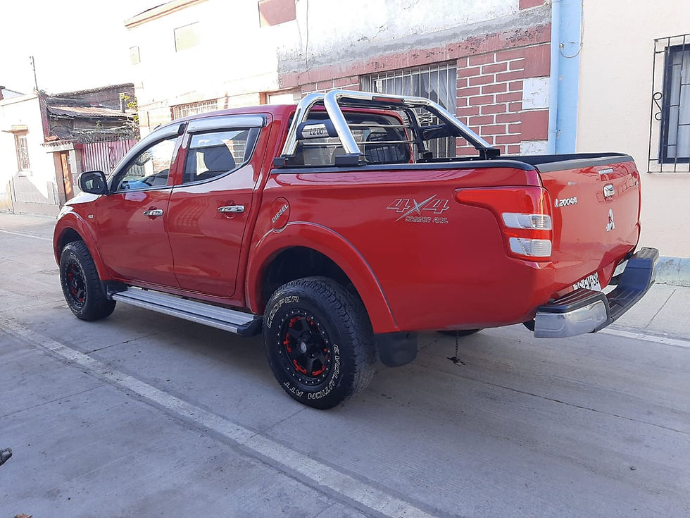 Miniatura: Mitsubishi L200  2.4 4X4 año 2018