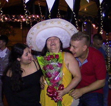 mariachis.en.medellin28.jpeg