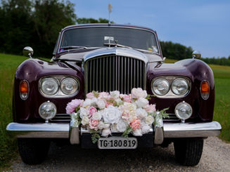 Bentley Baujahr 1965
Hochzeit
OLDTIMER MIETEN