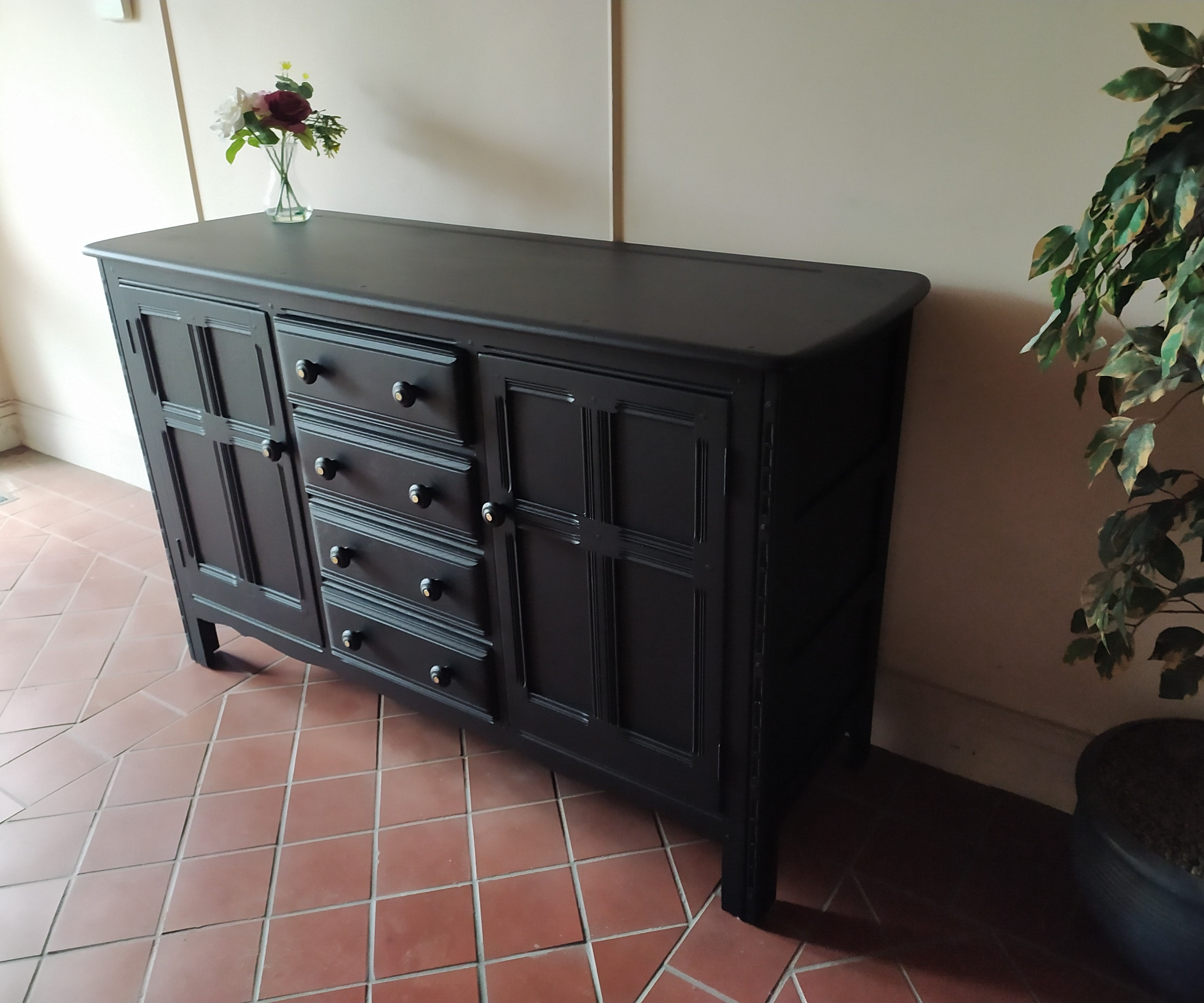 879: Ercol vintage sideboard with centre drawers