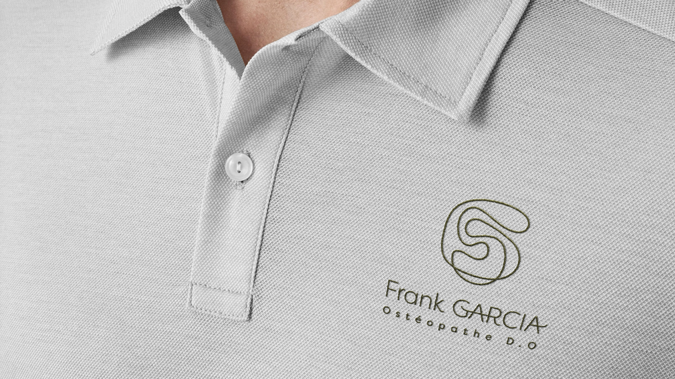 t-shirt avec le logo de Frank GARCIA