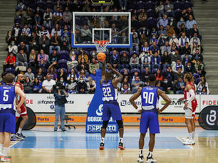 FC Porto 65-60 SL Benfica: Dragão Arena continua a fazer dos dragões invictos
