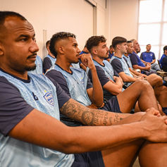 Elenco profissional se reapresenta para temporada 2026