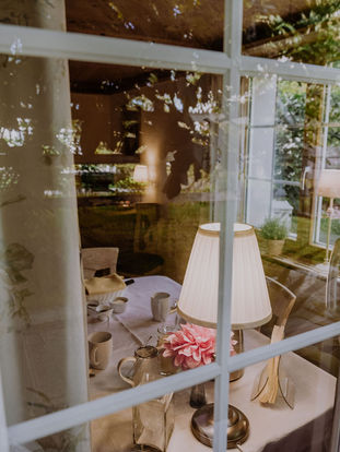 Bed and Breakfast im Torkelbongert
Fläsch Graubünden
Schlafzimmer
Badezimmer
Wohnzimmer
Frühstücksnische
Gartenterrasse