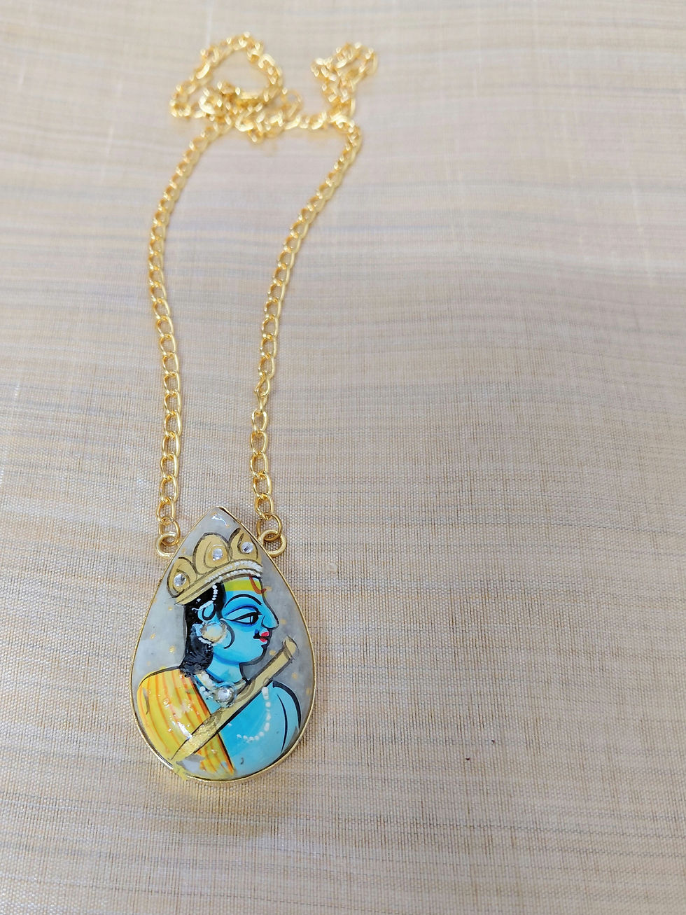 Thumbnail: Traditional figure pendant set 