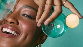 O clássico que encanta voltou: Avon relança Far Away Infinity