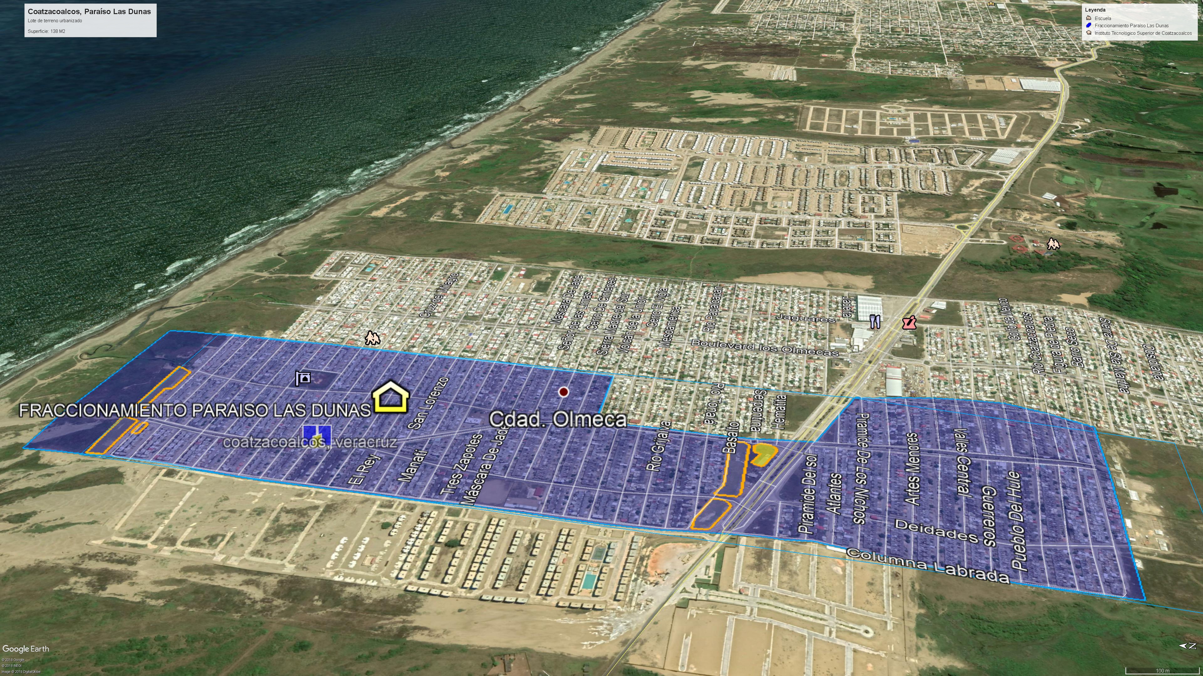 En Paraíso Las Dunas trabajé con una reserva distribuida dentro del desarrollo, no con un solo lote continuo. La evaluación y promoción con Homex comprendió 14,884.75 m² de suelo urbanizado, con lotificación autorizada y factibilidades de servicios, al oeste de Coatzacoalcos sobre la carretera a Barrillas.
El desglose que utilicé reunía: manzana 23, 12 lotes habitacionales y uno comercial, 3,578.35 m²; manzana 24, cinco habitacionales, 456 m²; manzana 52, 66 habitacionales, 4,421.35 m²; manzana 52A, 22 habitacionales, 1,297.35 m²; manzana 53, 17 habitacionales y uno comercial, 2,928.35 m²; y manzana 81, 24 habitacionales, 2,203.35 m². El conjunto sumaba 146 lotes habitacionales y dos comerciales. La suma del desglose era 14,884.75 m².
La combinación de vivienda y comercio daba una función particular a las esquinas y a los frentes sobre los recorridos del desarrollo. El análisis debía distinguir el suelo habitacional de los dos componentes comerciales y relacionarlos con los servicios de proximidad.
En aquella promoción se señalaron quince minutos al centro, diez minutos a Plaza Sendero y cinco minutos a Playa Barrillas. El precio solicitado fue de $21,286,000 MXN.