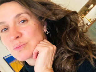 Cuando El Cuerpo Ya No Calla: Guía somática y neurocientífica para acompañar la perimenopausia con yoga terapia, nutrición y claridad emocional