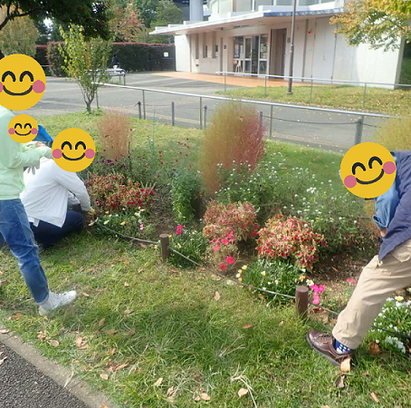 冬の花壇の準備中