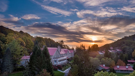 mountain-lake-lodge.jpg