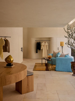 Jacquemus chega a Nova York com uma loja que transcende a moda