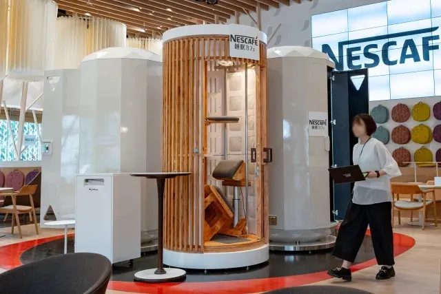 GIRAFFENAP-JAPAN-NESCAFE