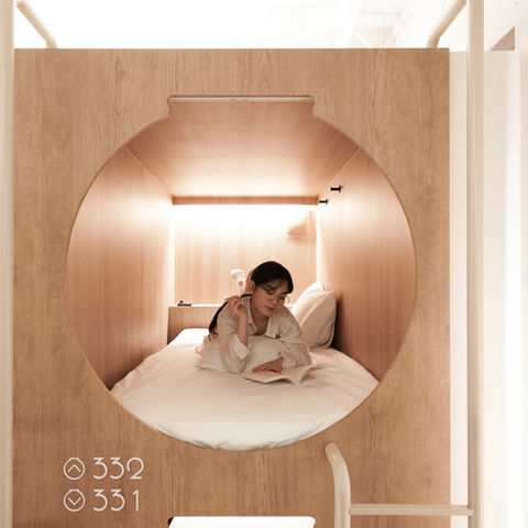 moon jar shape, Capsule hotel