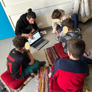 A la découverte de notre cerveau : les 5 sens. Ateliers ludiques et participatifs dans l'école primaire de Blyes