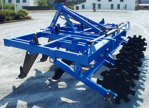 Subsoiler for decompacting plough to any type of soil.