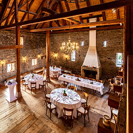 Raben Horben wunderschöne Hochzeitslocation für eine Scheunenhochzeit.jpg