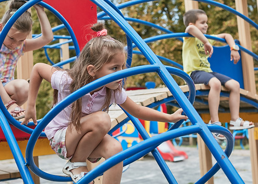 Дети в Playground