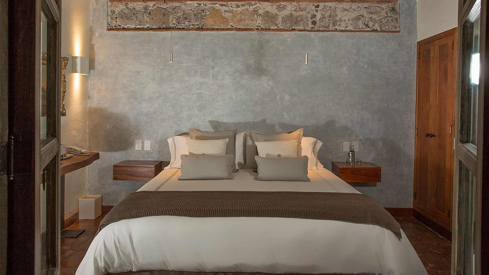 AMBU LUXURY ROOM