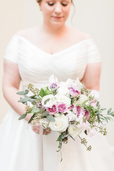 Beautiful bride with her spring bouquet
Photo by Amy Hutchinson Photography