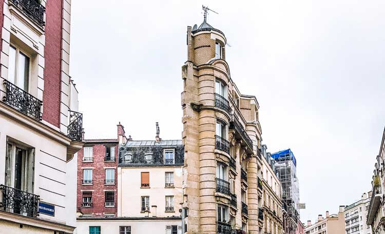 Photo façade fine paris, Ces bâtiments ont un truc qui cloche