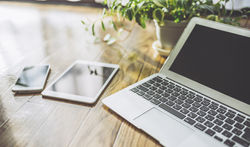 パソコンとスマートフォン