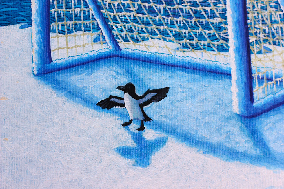 Détail d’un pingouin face à une cage de but givrée sur une banquise, peinture au style absurde