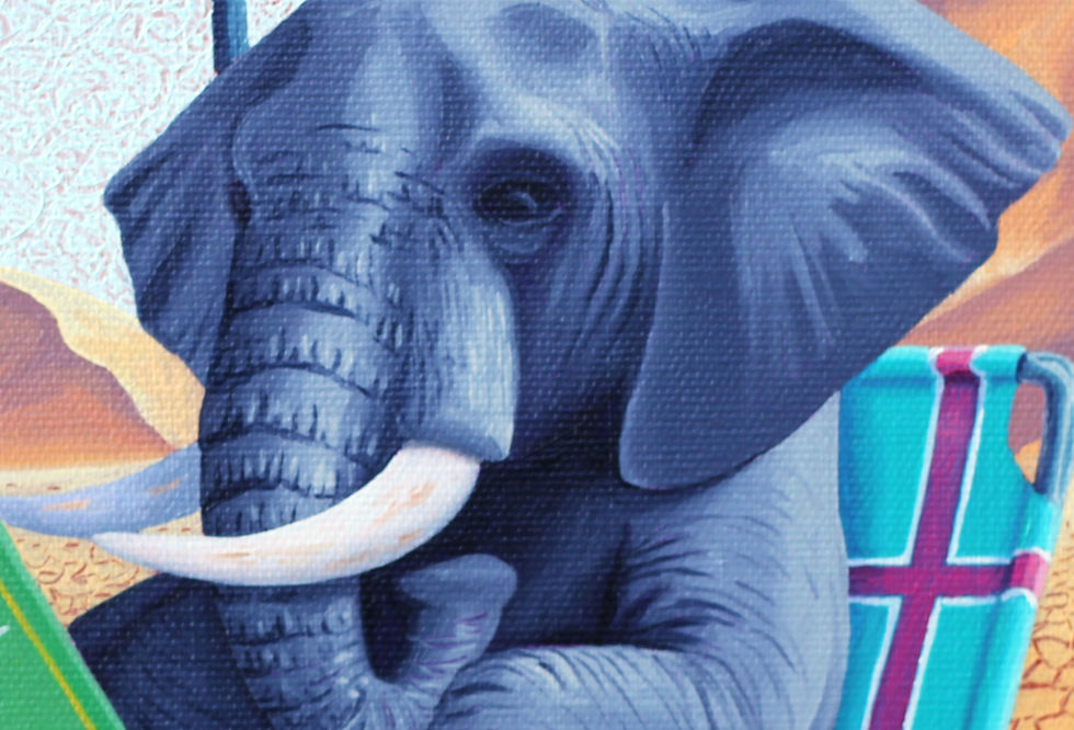 Gros plan sur la tête de l’éléphant lecteur – peinture figurative et art animalier narratif.