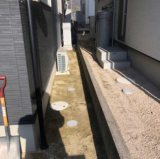 施工前室外機のある通路