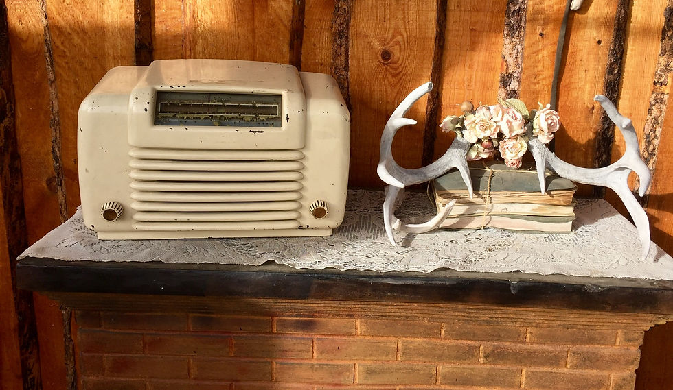 Ivory Vintage Radio