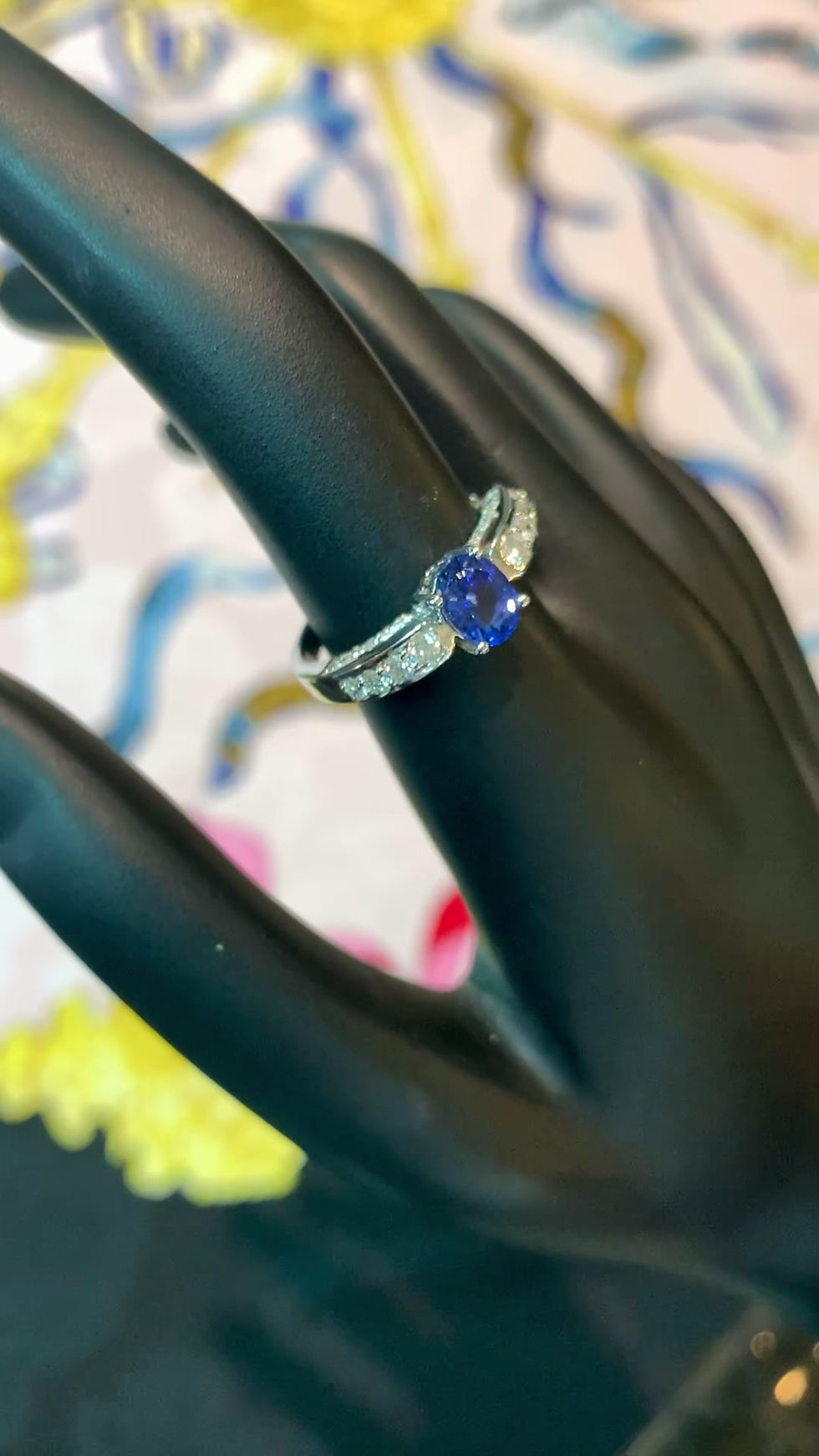Thumbnail: 18K White Gold 1.08ct Vibrant Blue Sapphire & Diamond Ring