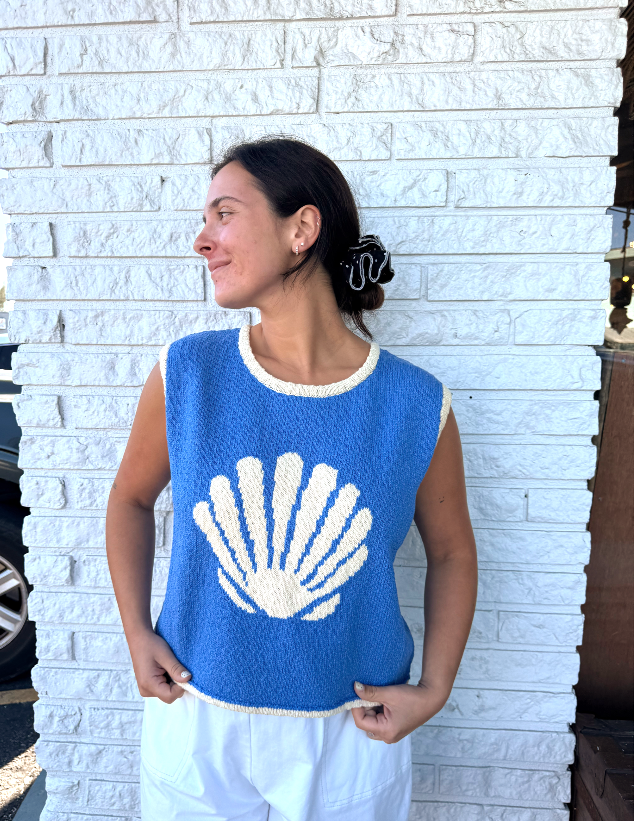 Two tone Shell sweater vest