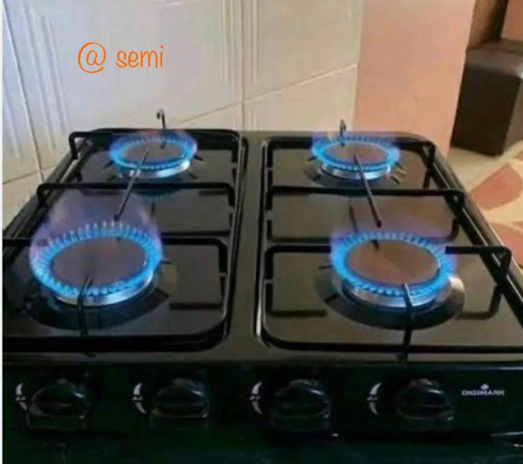 4 burner gas stove