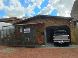 Vende-se este imóvel, excelente localização!