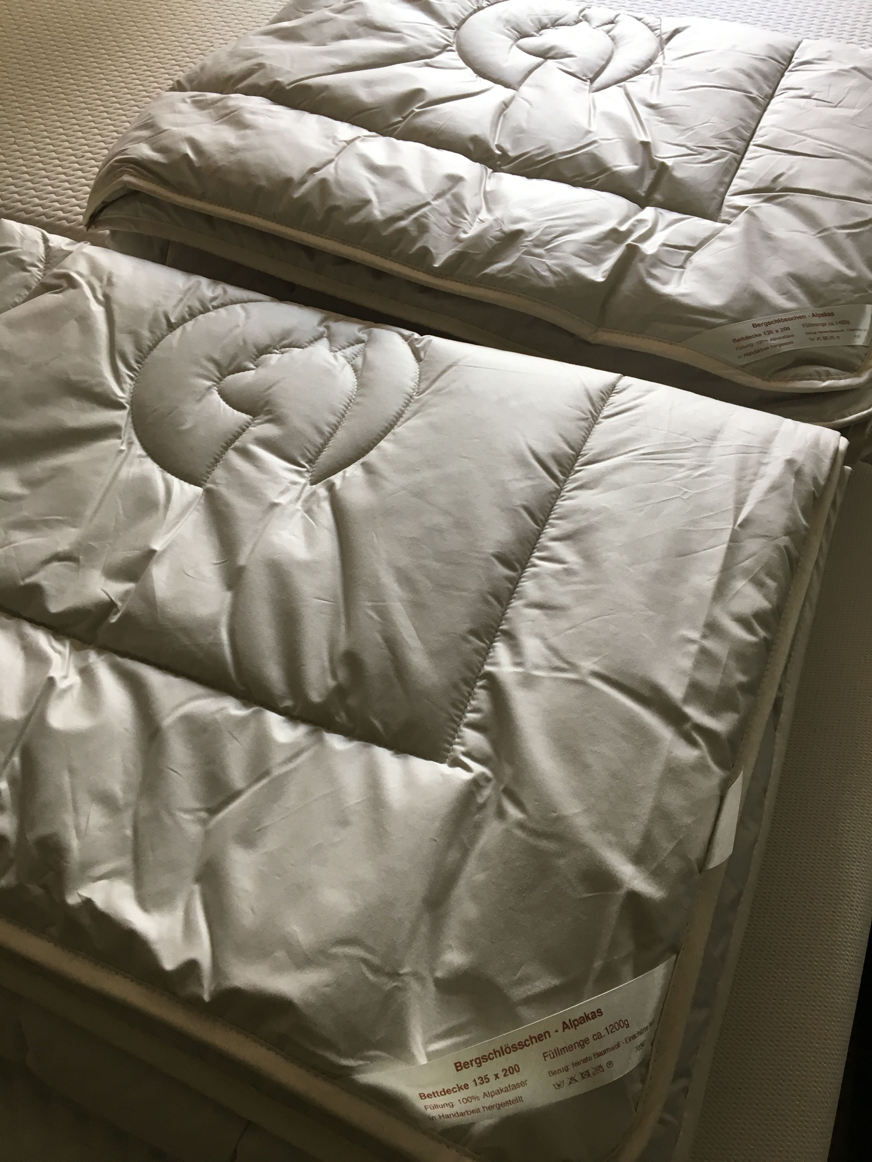 Bettdecken mit Füllung aus reiner Alpakawolle