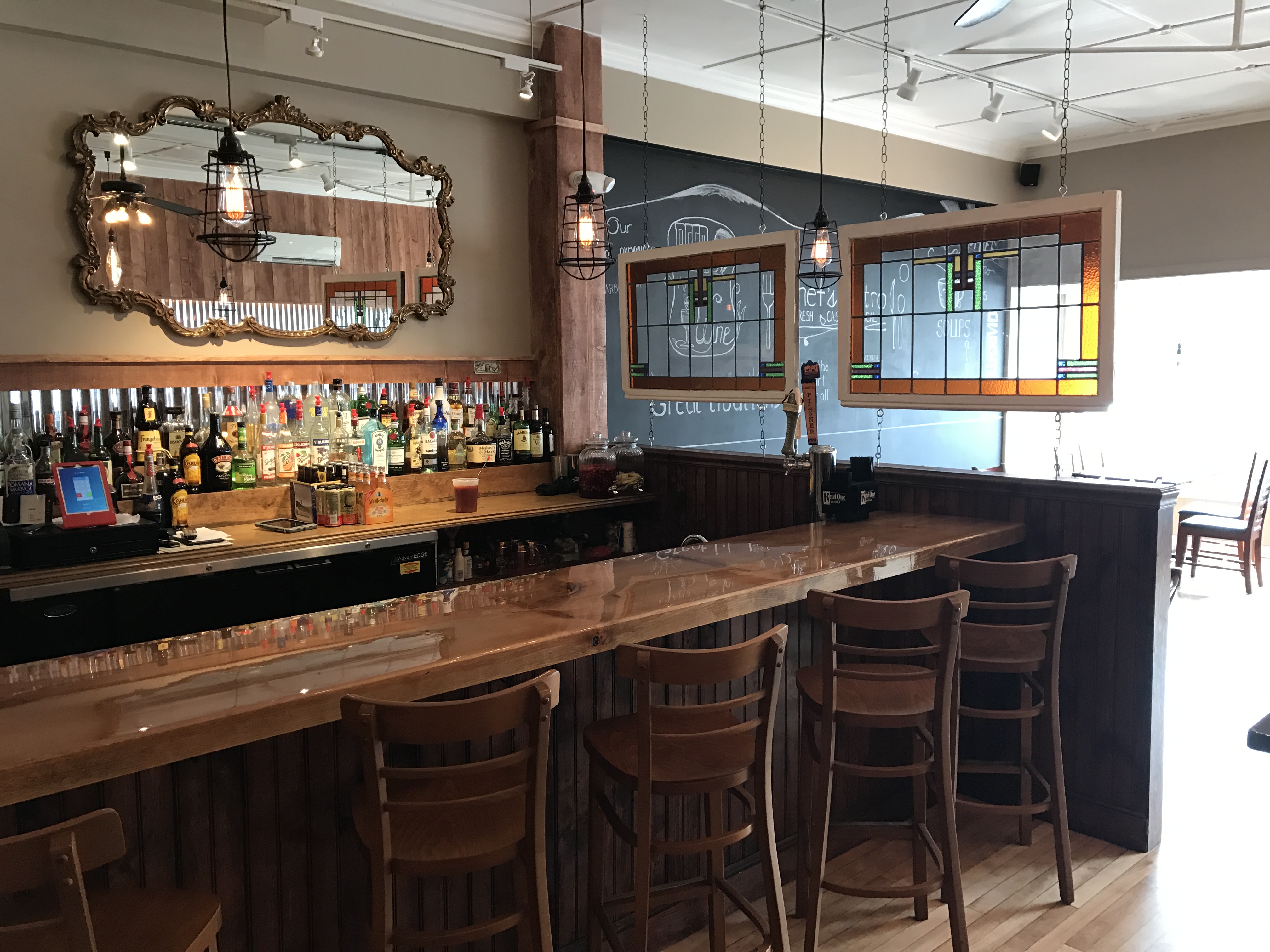 Chefs BistroUniqueLocally Owned