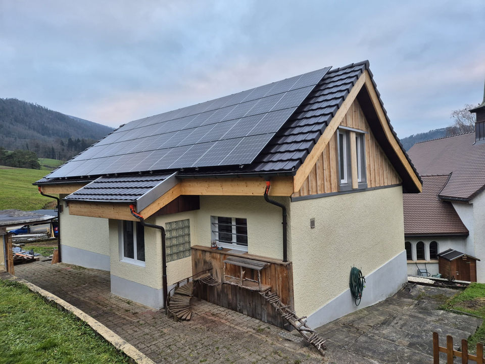 Centrale photovoltaïque à Courrendlin dans le canton du Jura par Diagonal Swiss