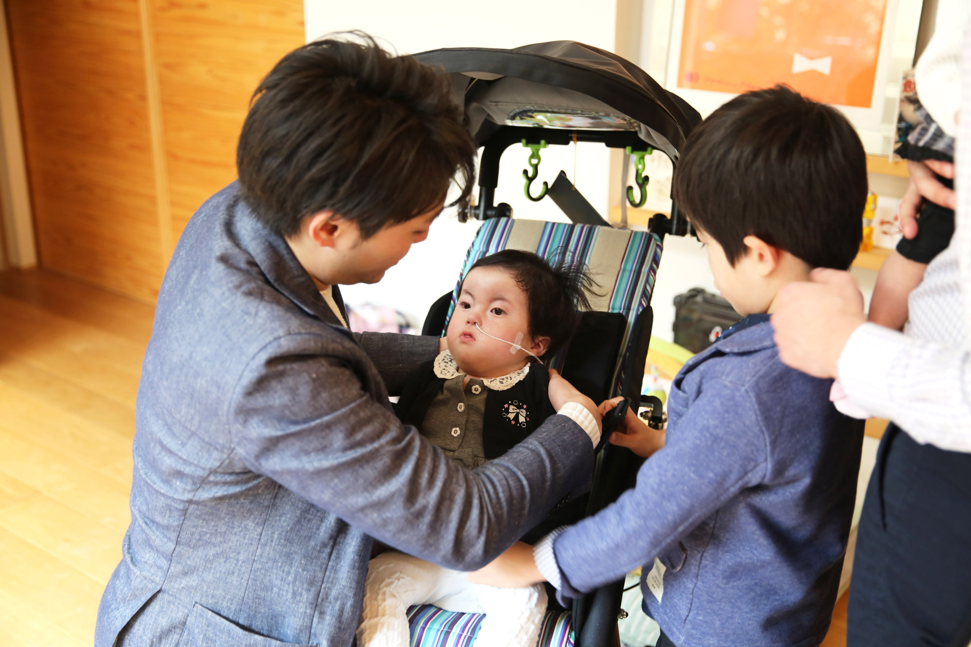 子どもを囲んで、一緒に過ごすひととき