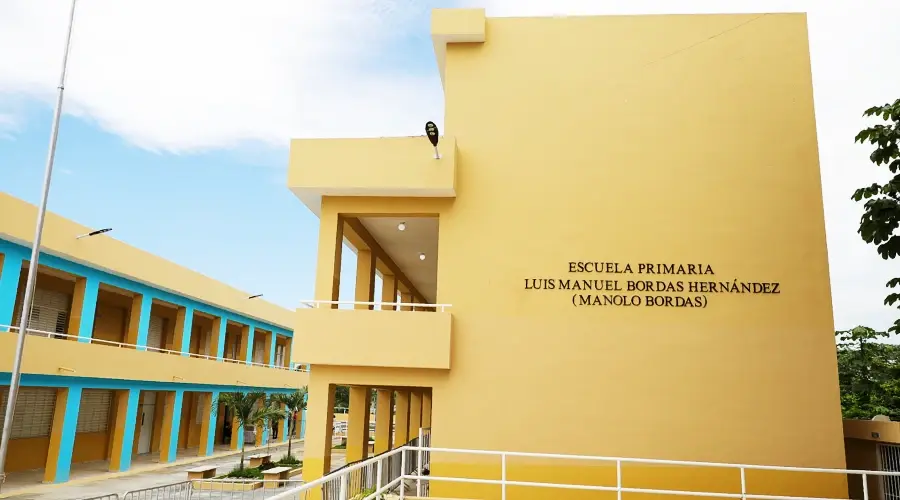 Baja asignación, pero ejecución parcial en construcción y ampliación de escuelas en La Romana
