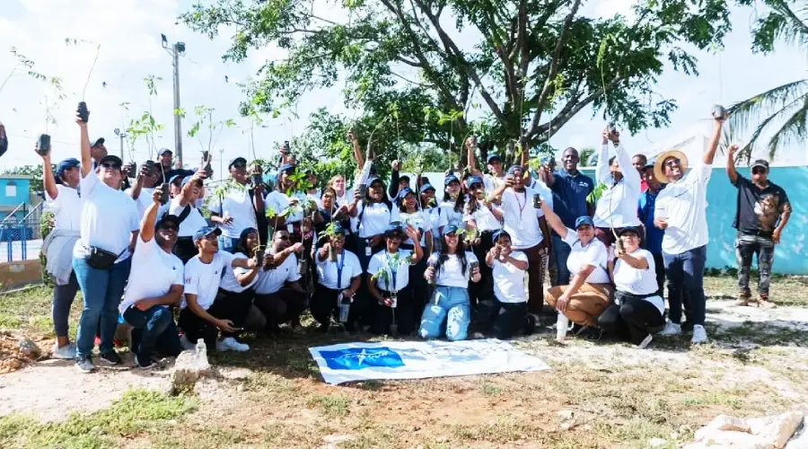Realizan jornada de Reforestación en el Parque Ecológico Peña Gómez de Villa Hermosa