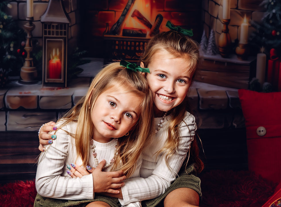 Two sisters with the vibes of Christmas