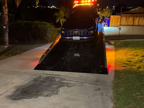 24/7 Towing & Roadside Assistance in I-5 Grapevine, Castaic, Santa Clarita, San Fernando, Palmdale, and Lancaster regions. From truck and car towing to flat tire repairs, fuel delivery, and recreational vehicle towing, our expert team is ready to assist you 24/7. AA TECH ROADSIDE ASSISTANCE