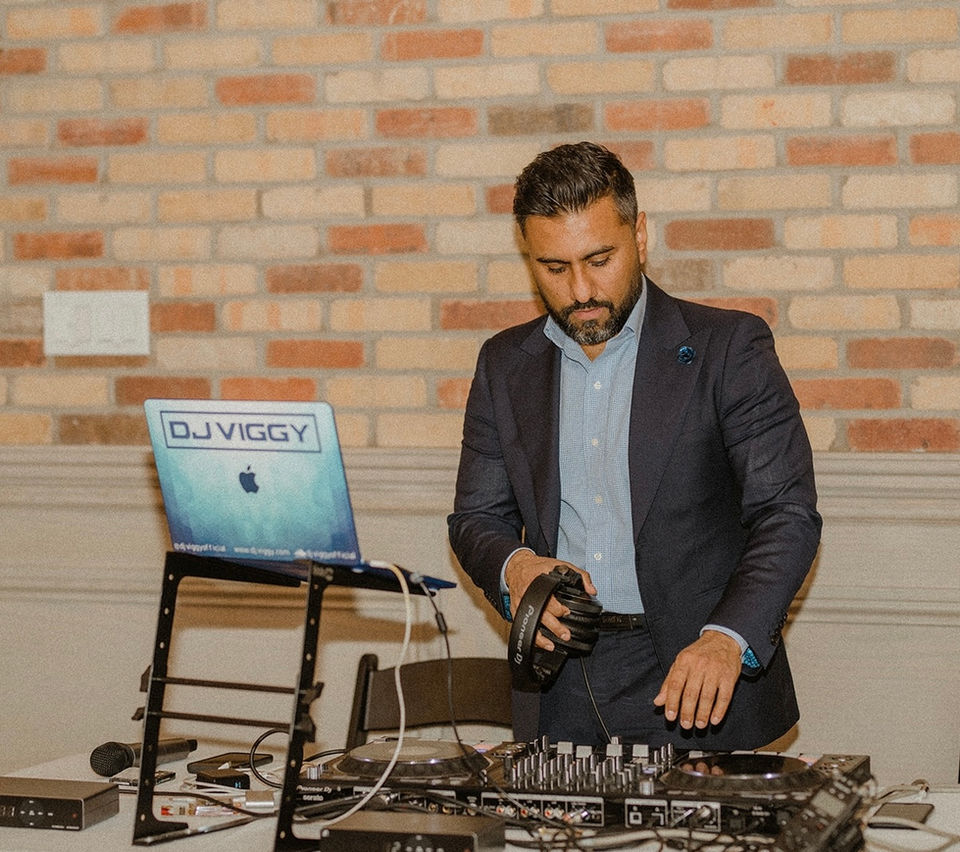indian wedding dj toronto, indian dj toronto, toronto wedding dj, wedding dj toronto, toronto wedding dj services, toronto wedding dj reviews