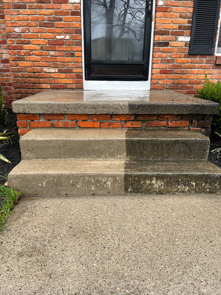 Before & after: Cleaned front steps by Home hydration