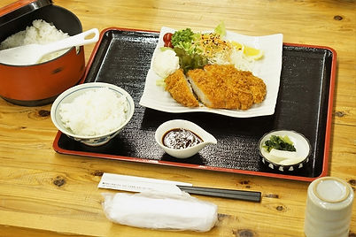 愛徳荘 晩御飯03.JPG