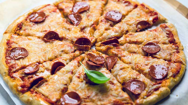 How You Can Make Vegan Pepperoni Pizza At Home?